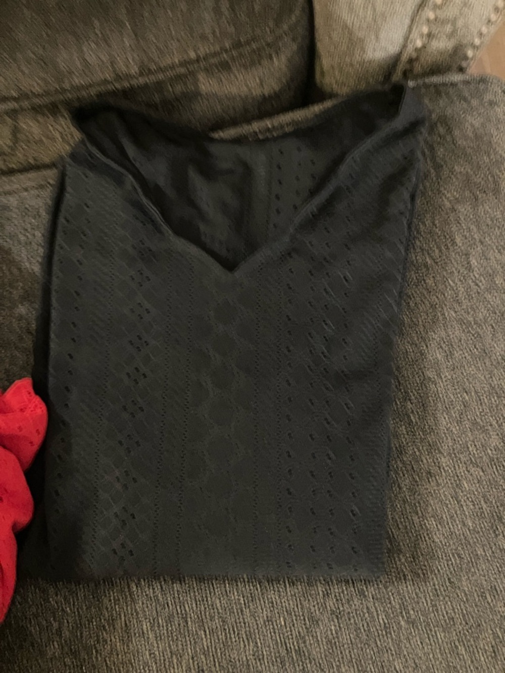 CLOSET CLEANOUT - Picture 3 of 3